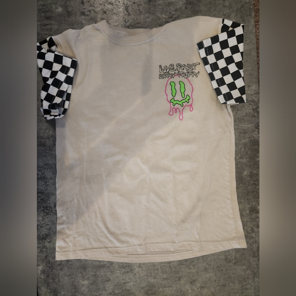 Fresh Laundry "Live fast stay trippy"